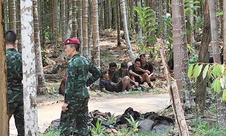 တပ်ရင်းမှူးအပါအဝင် စစ်ကောင်စီတပ်ရင်းလိုက် စခန်းစွန့်ခွာပြီး ထိုင်းနိုင်ငံဘက်ထွက်ပြေး