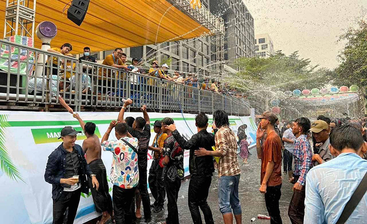 မန္တလေးသင်္ကြန်ကို ကျုံးပတ်လည် DJ မဏ္ဍပ်များဖြင့် ပြုလုပ်ရန် စစ်ကောင်စီ စီစဉ်