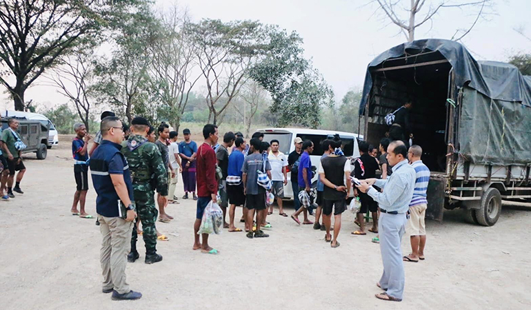 ထိုင်းနိုင်ငံဘက် ထွက်ပြေးသည့် စစ်ကောင်စီတပ်ဖွဲ့ဝင် ၄၈ ဦးကို ပြန်လွှဲပေး
