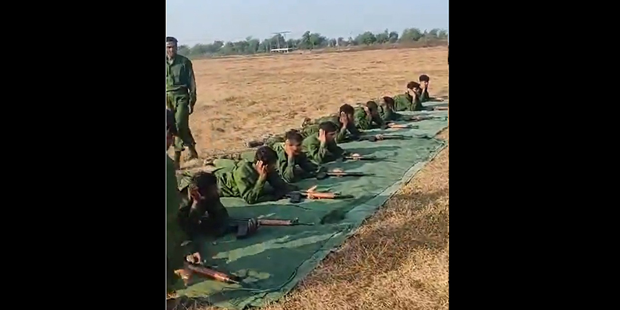 စစ်တွေတွင် ရိုဟင်ဂျာများကိုစစ်မှုထမ်းခိုင်းရန် စစ်တပ်က ရွာထဲအထိ ဝင်ရောက်ပေါ်တာဆွဲ