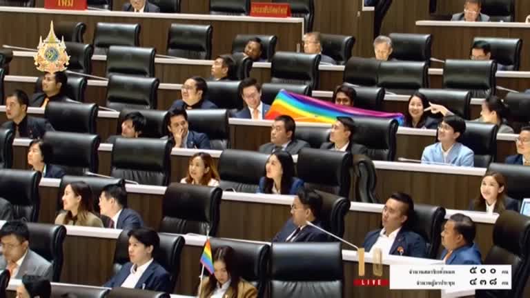 ထိုင်းအောက်လွှတ်တော်က လိင်တူလက်ထပ်ခွင့် ဥပဒေကြမ်း အတည်ပြု