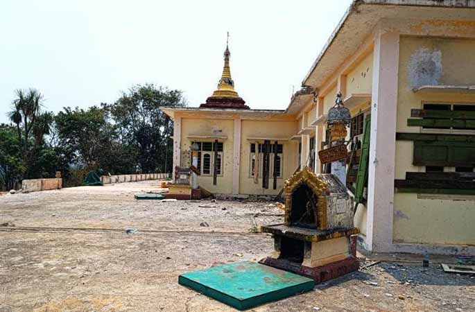စစ်တပ်လက်နက်ကြီးပစ်ခတ်သဖြင့် ဆီဆိုင်မြို့ရှိ မွေတော်ဘုရား ပျက်စီး