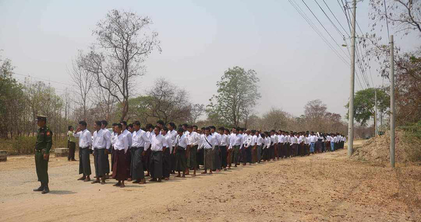 စစ်မှုထမ်းအပတ်စဥ် ၁ ကို သင်တန်းကျောင်း ၁၃ ကျောင်း၌ ဖွင့်လှစ်၊ သင်တန်းသား ၁ ဦး သေဆုံး