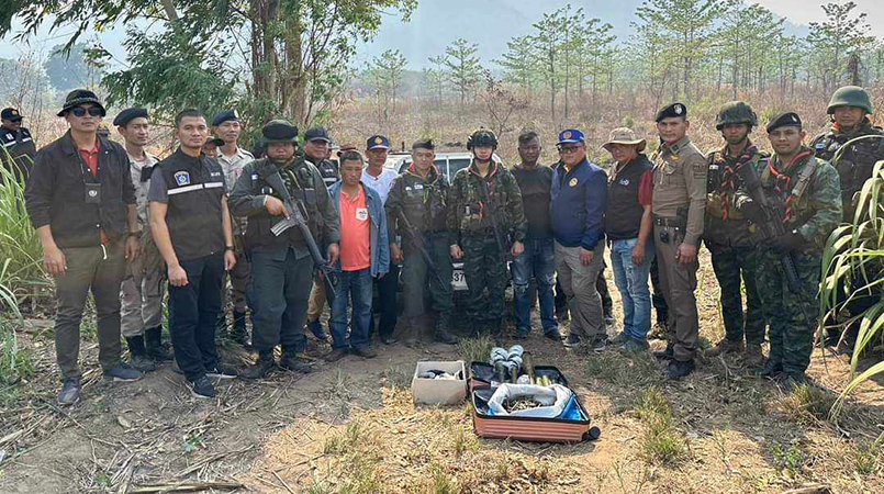 ထိုင်း-မြန်မာနယ်စပ်တွင် လက်နက်ကျည်ဆန်များ သိမ်းဆည်းရမိ  (ဓာတ်ပုံ)