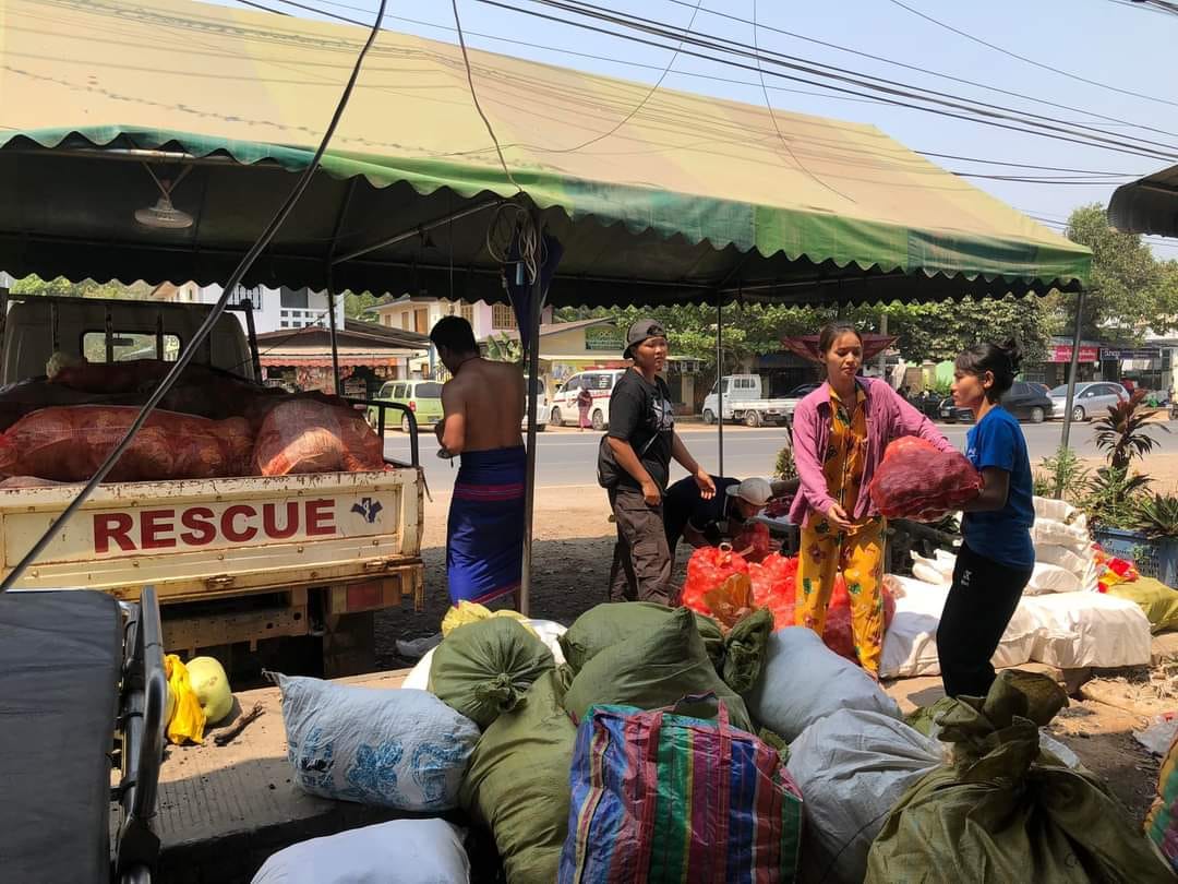 ဖာပွန် စစ်ရှောင်အိမ်ထောင်စု ၂၅၀ အတွက် စားနပ်ရိက္ခာများ ထောက်ပံ့