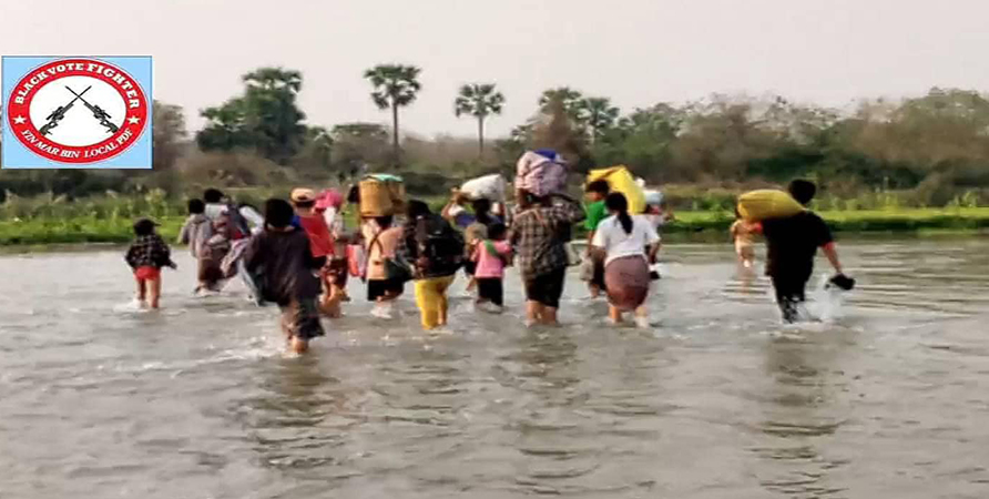 ယင်းမာပင်နှင့် ဆားလင်းကြီးကို စစ်ကြောင်းထိုးနေသဖြင့် ဒေသခံများ ရှောင်တိမ်းနေရ