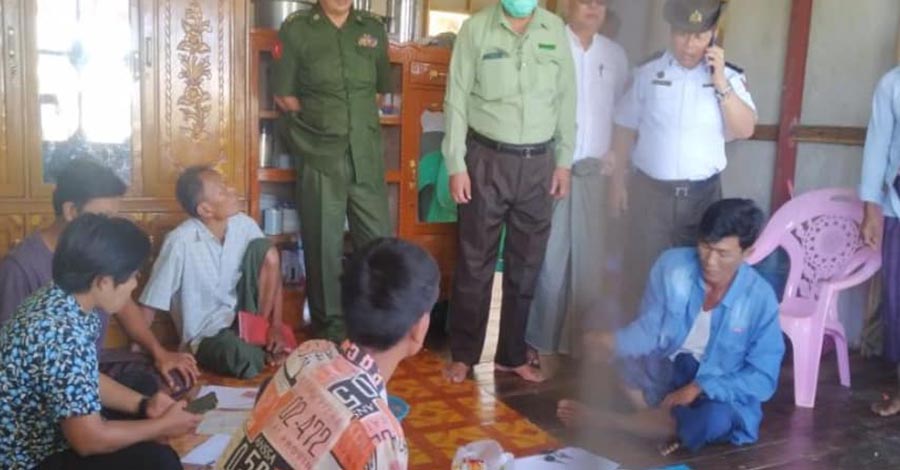 စစ်မှုထမ်းမည့်သူများကို ထောက်ပံ့ရန်ဆိုပြီး ဖျာပုံတွင် ၁ အိမ်ထောင်ကို ကျပ် ၁ သိန်းခွဲကောက်ခံ