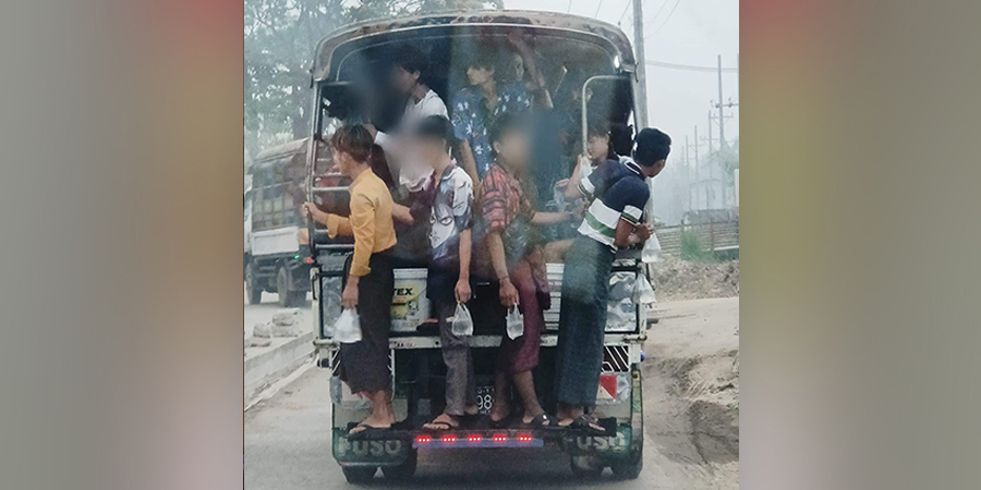 ရွှေပြည်သာတွင် အချိန်အခါမဟုတ် ရေပက်သူများကြောင့် လမ်းသွားလမ်းလာများ အခက်တွေ့