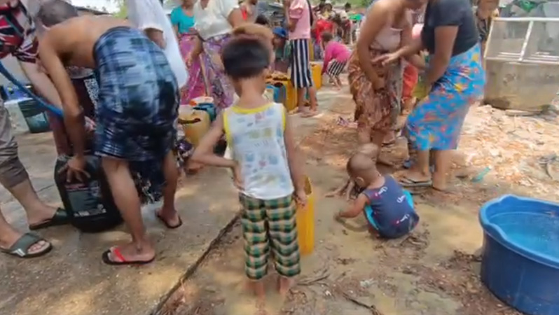 ဒလမြို့နယ်တွင် သောက်သုံးရေပြတ်ပြီး ရေအလှူရှင်များ မျှော်နေရ