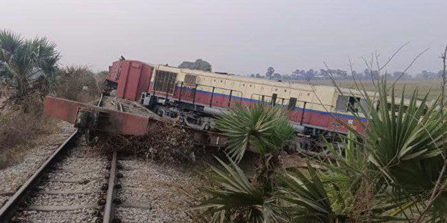 သထုံမြို့နယ်တွင် ကျောက်တင်ရထား မိုင်းဆွဲခံရ