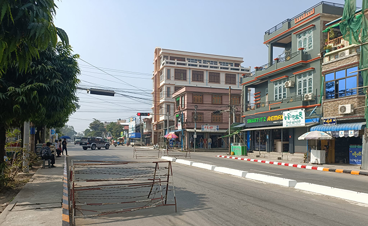 စစ်တွေမြို့ပေါ် တွင် နေအိမ်များ ဖောက်ထွင်းခိုးယူခံနေရ