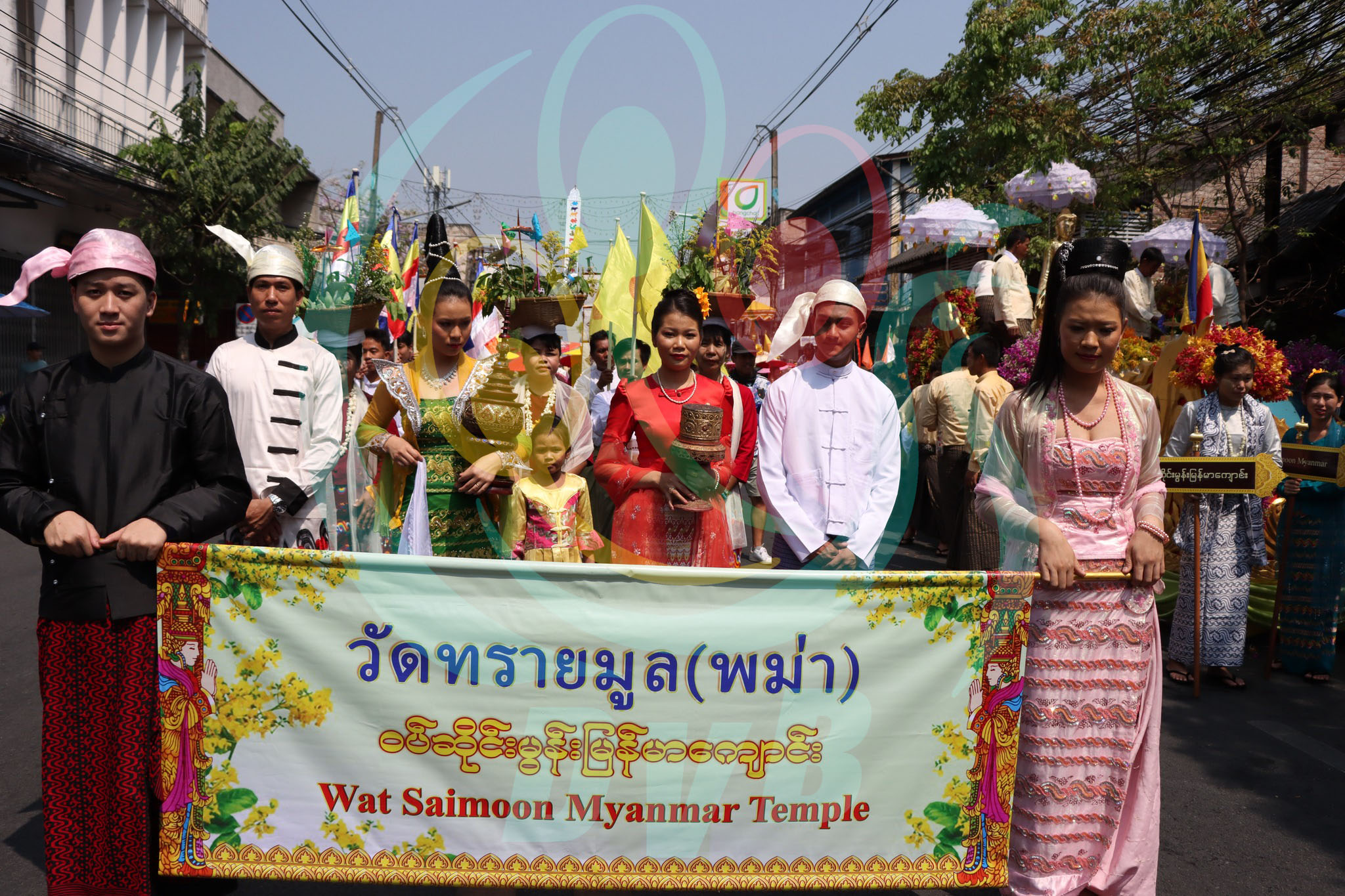 မြန်မာ့ရိုးရာသင်္ကြန်အကဖြင့် ပါဝင်ဆင်နွှဲသည့်  ချင်းမိုင် ဆုန်ခရမ်ပွဲတော်  (ဓာတ်ပုံ)