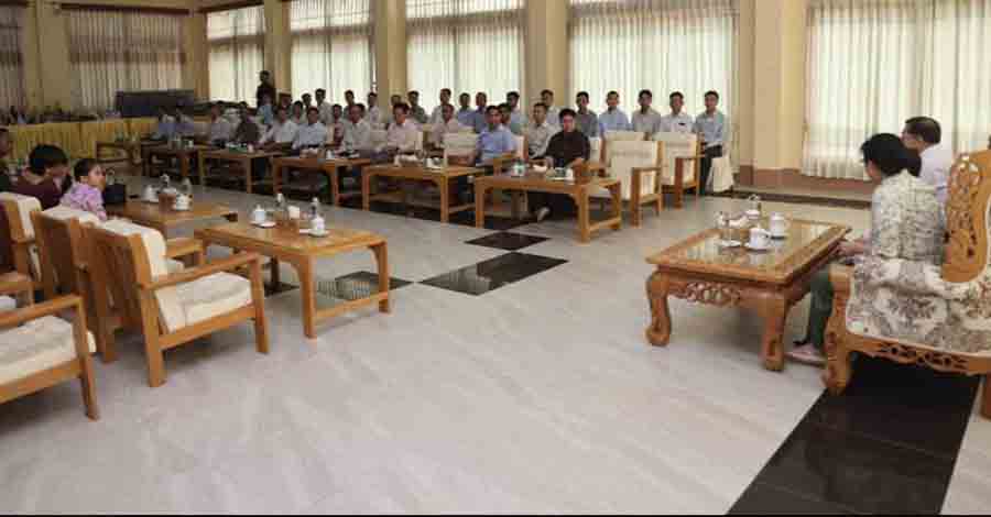 စစ်ခေါင်းဆောင် သင်္ကြန်မဏ္ဍပ်ကို သွားလာခြင်းမရှိဘဲ အိမ်တွင်းပုန်းနေ