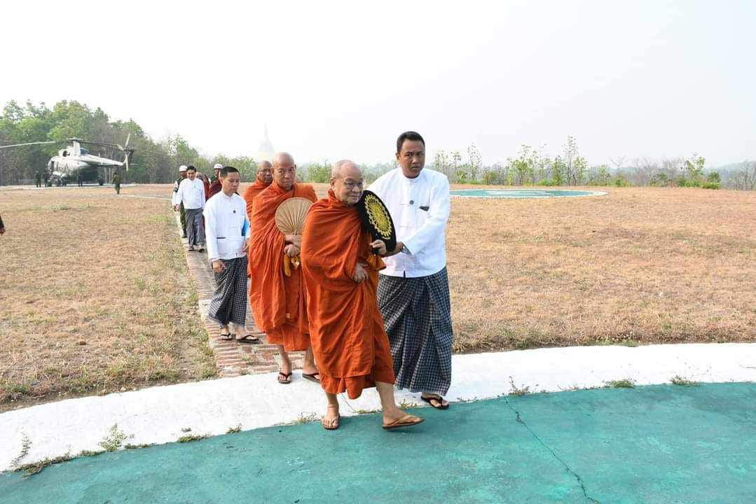 နေပြည်တော် အန္တရာယ်ကင်းစေရန် ဘုန်းကြီးများကို ရဟတ်ယာဥ်ဖြင့် ပရိတ်ရွတ်ခိုင်း