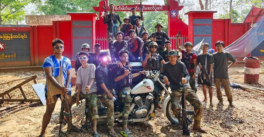 အလဲထိုးခံနေရသည့် မြန်မာစစ်တပ် နံပါတ်စဉ် ရေတွက်နေရပြီဟု ထိုင်းပညာရှင် သုံးသပ်