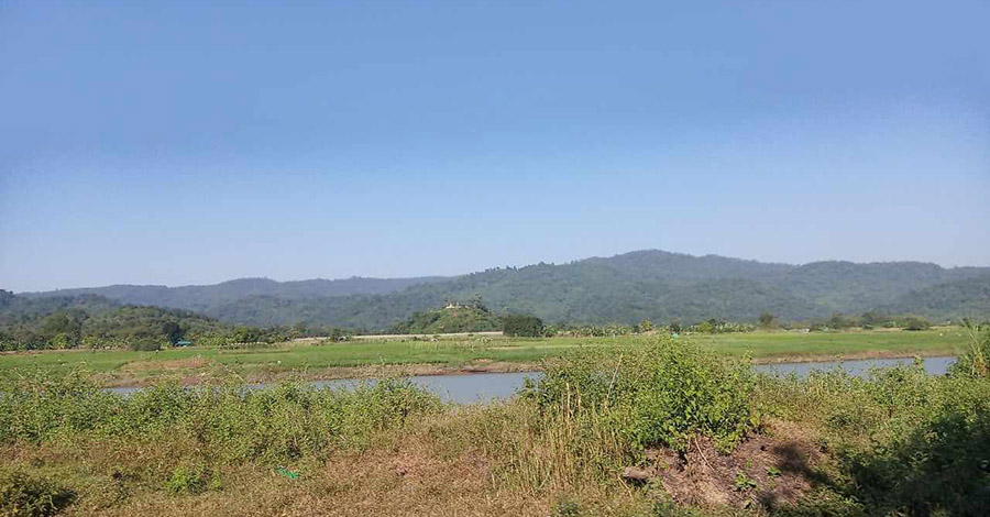 သံတွဲနှင့် တောင်ကုတ်မြို့နယ်တို့တွင် စစ်တပ်က လေယာဉ်ဖြင့် ဗုံးကြဲ