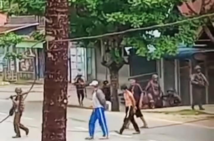 စစ်တပ်က ရေစကြိုနှင့်မိုးမောက် ပြည်သူများကိုဖမ်းဆီးပြီး လူသားဒိုင်းအဖြစ်အသုံးပြုနေ