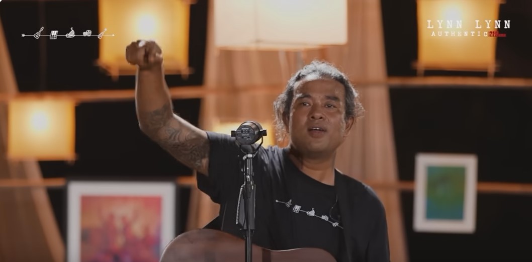အဆိုတော် လင်းလင်း၏ ‘ရောင်နီ”သီချင်း YouTube တွင် ကြည့်ရှုမှု ၁ သန်း ကျော်ရှိလာ (ရုပ်သံ)