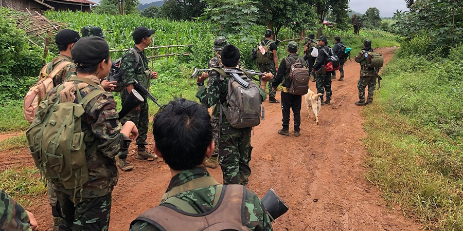 စစ်ရှောင်များနှင့် တော်လှန်ရေးတပ်ဖွဲ့များအတွက် အသင့်စားထမင်းနှင့် ဟင်းခြောက်များ ထောက်ပို့ ကူညီ