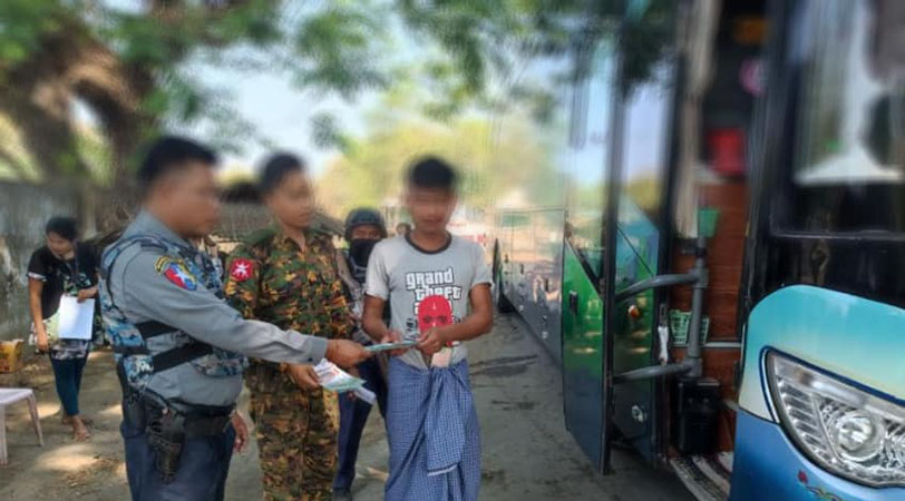 ဧရာဝတီတိုင်းတွင် ပြည်သူ ၃၀ ကျော် ဖမ်းခံရ၊ ရေဦးတွင် ပြည်သူများကို အကြောင်းမဲ့ ဖမ်းဆီးနေ