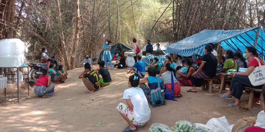 မွန်-ကရင်နယ်စပ်က  စစ်ဘေးရှောင်များ နေရပ်ပြန်ရန် စစ်ကောင်စီတပ်က ဖိအားပေး