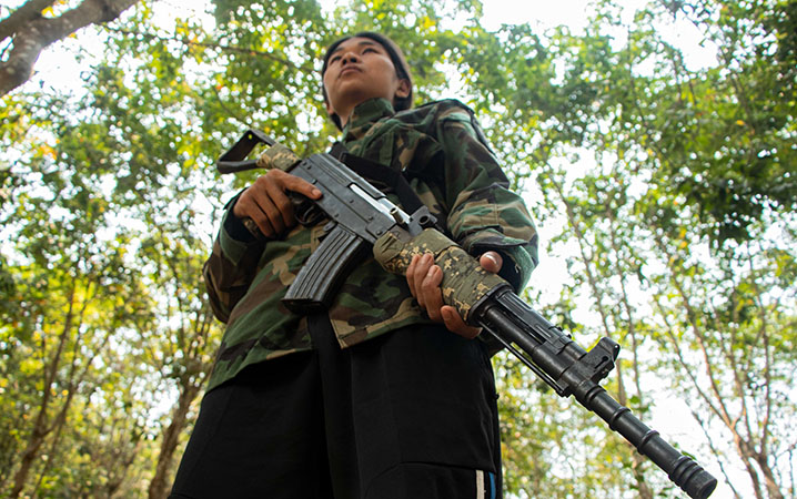 မိုးမောက်မြို့နယ်၌  တိုက်ပွဲပြင်းထန်၊  စစ်တပ်က လေကြောင်းမှ ဗုံးကြဲတိုက်ခိုက်