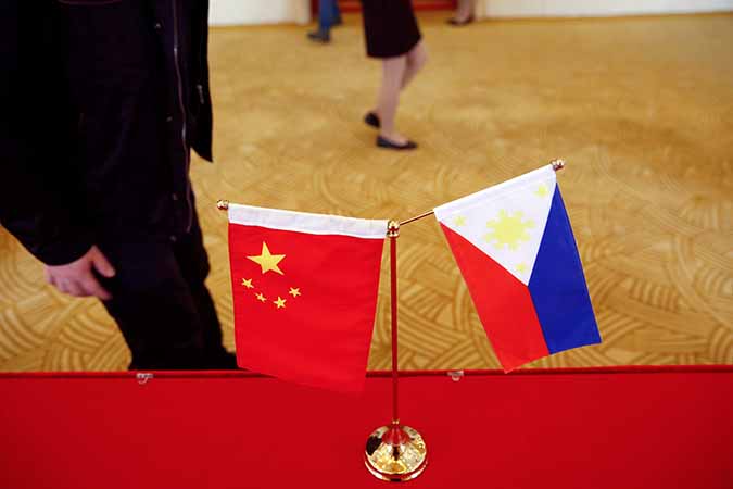 မမှန်မကန်သတင်းများကြောင့် တရုတ်သံတမန်များကို နှင်ထုတ်ရန် ဖိလစ်ပိုင် တောင်းဆို
