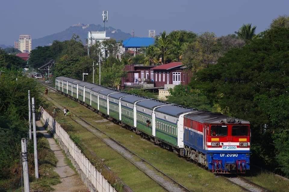 ကျုံအိတ်တံတား မိုင်းခွဲခံရပြီးနောက် ရန်ကုန်-မော်လမြိုင်-ရန်ကုန် အထူးရထား တိုးချဲ့ပြေးဆွဲ