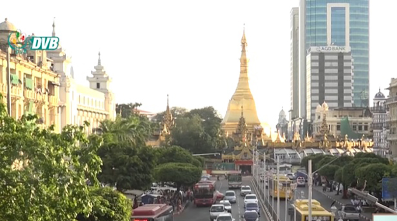 ရန်ကုန်တွင် မီးပျက်ချိန်ပိုများလာသဖြင့်  ပညာသင်နေသည့်လူငယ်များ အခက်ကြုံနေ