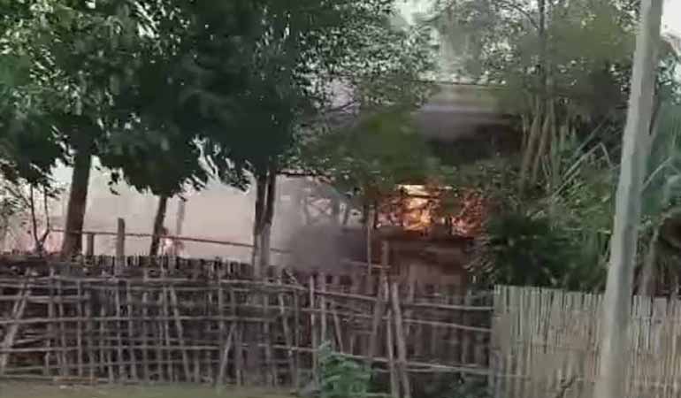 ဝိုင်းမော်၊ စဉ့်ကူး၊ ပလက်ဝနှင့် မင်းပြားတွင် စစ်တပ်ဗုံးကြဲပစ်ခတ်မှုကြောင့် ပြည်သူ ၈ ဦးသေဆုံး ပြီး ၁၈ ဦး ဒဏ်ရာရ