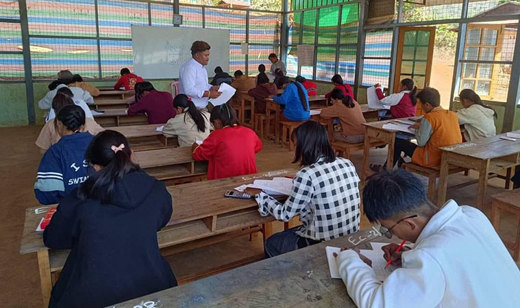 ကရင်နီတွင် ပထမဆုံးဆေးကောလိပ်ဖွင့်ရန်ပြင်၊ တအာင်းပညာရေးကောင်စီက ဆရာ/မ စွမ်းရည်မြှင့် သင်တန်းဆင်း