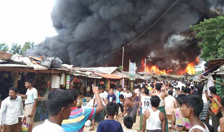 ဘင်္ဂလားဒေ့ရှ်နိုင်ငံရှိ ရိုဟင်ဂျာဒုက္ခသည်စခန်းမီးလောင်ပြီး အိမ်ခြေရာချီ ပျက်စီးဆုံးရှုံး
