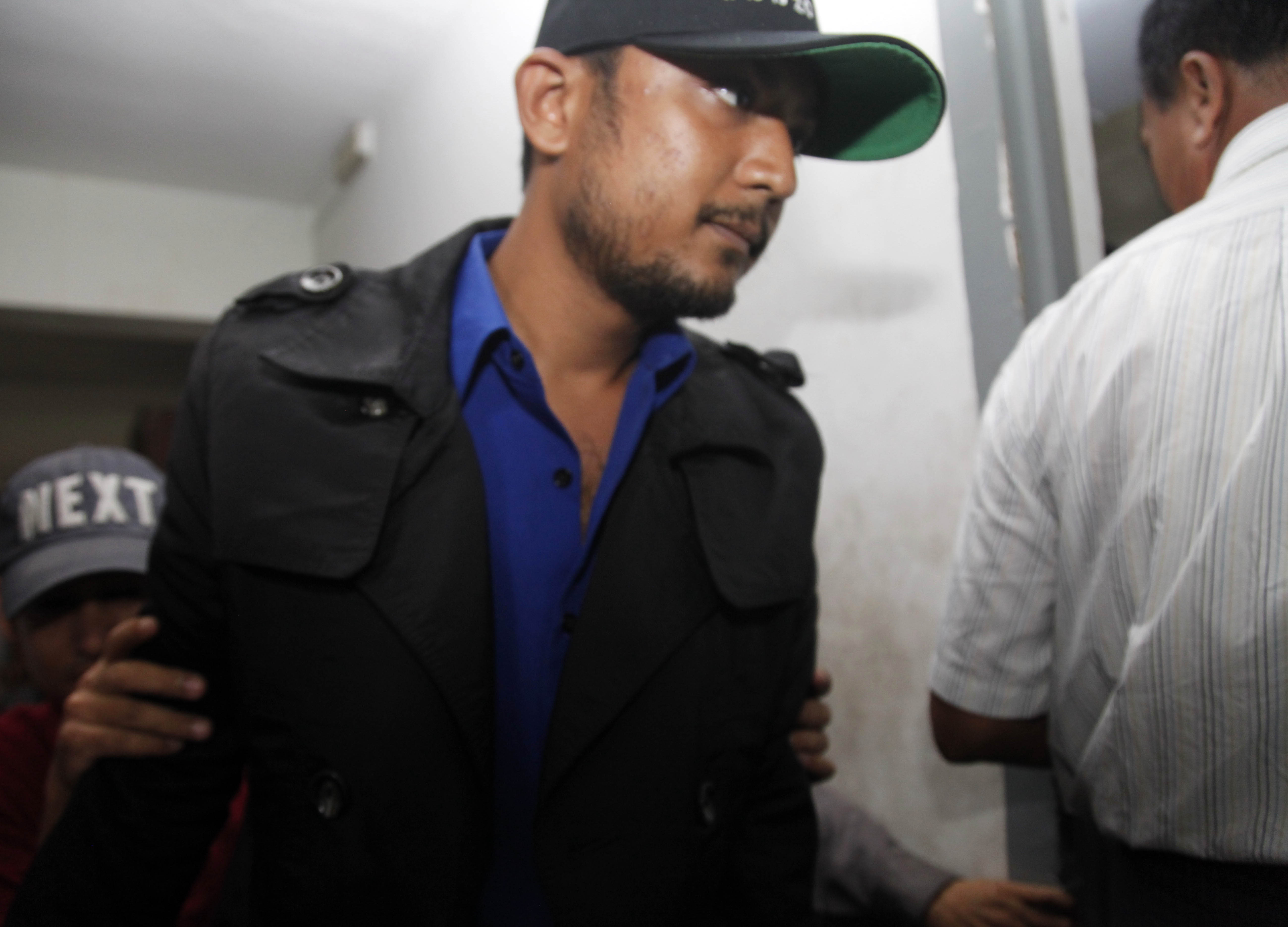 ရဲတုိက္ကုိ ပုဒ္မ ၂ ခုအတြက္ ေထာင္ ၁ ႏွစ္စီ ခ်မွတ္ (ဓာတ္ပုံ)