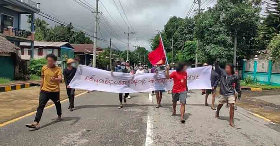 လောင်းလုံးနှင့် သရက်ချောင်းတွင် စစ်မှုထမ်းဥပဒေကို ဆန့်ကျင်ဆန္ဒပြ