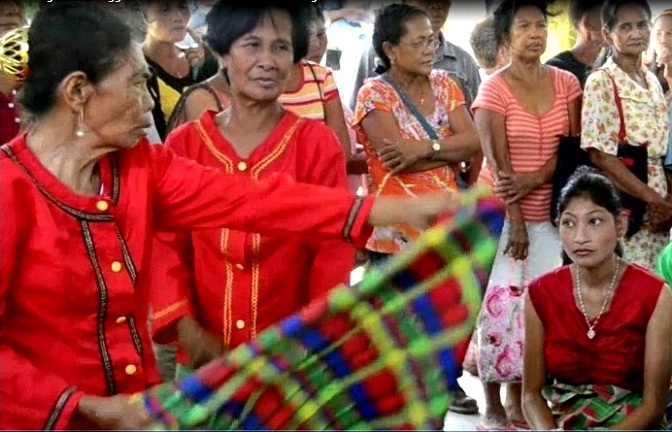 ေခတ္မီဖြံ႔ၿဖိဳးမႈႏွင့္ ယဥ္ေက်းအေမြအႏွစ္ၾကား တုိက္ပြဲ၀င္ေနရသည့္ ဖိလစ္ပုိင္တုိင္းရင္းသားမ်ား