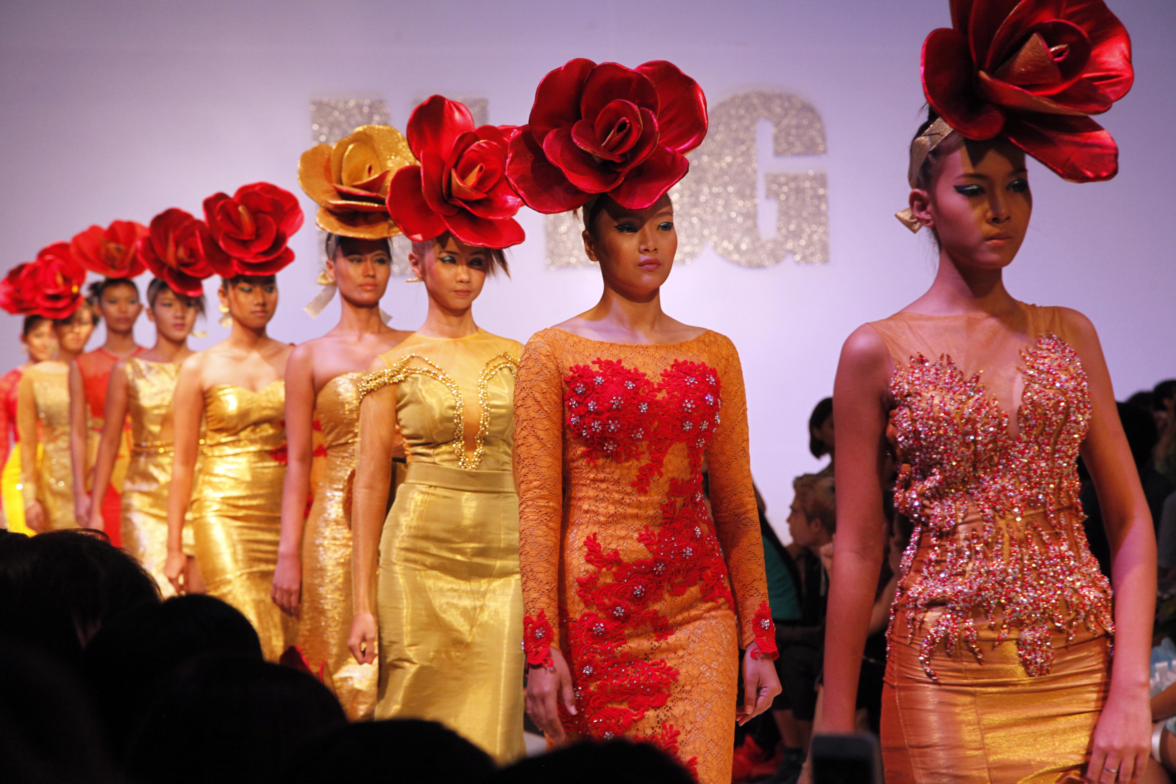 Myanmar Fashion Fair 2014-2015 ပြဲ ျမန္မာဖက္ရွင္ဒီဇုုိင္းနာအဖြဲ႔က စီစဥ္က်င္းပ
