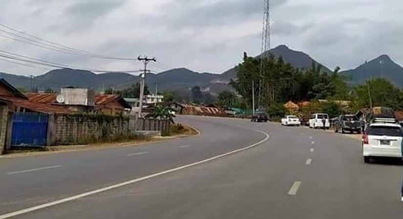 မိုင်းလီလမ်းတွင် မိုးသည်းထန်ပြီး ချောင်းရေကြီးသဖြင့် ခရီးသည်တင်ယာဉ်များ ပိတ်မိ