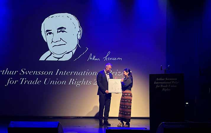မြန်မာအလုပ်သမားအရေးလှုပ်ရှားသူ မခိုင်ဇာအောင်ကို နော်ဝေအလုပ်သမားသမဂ္ဂအဖွဲ့ချုပ်က ဆုချီးမြှင့် 