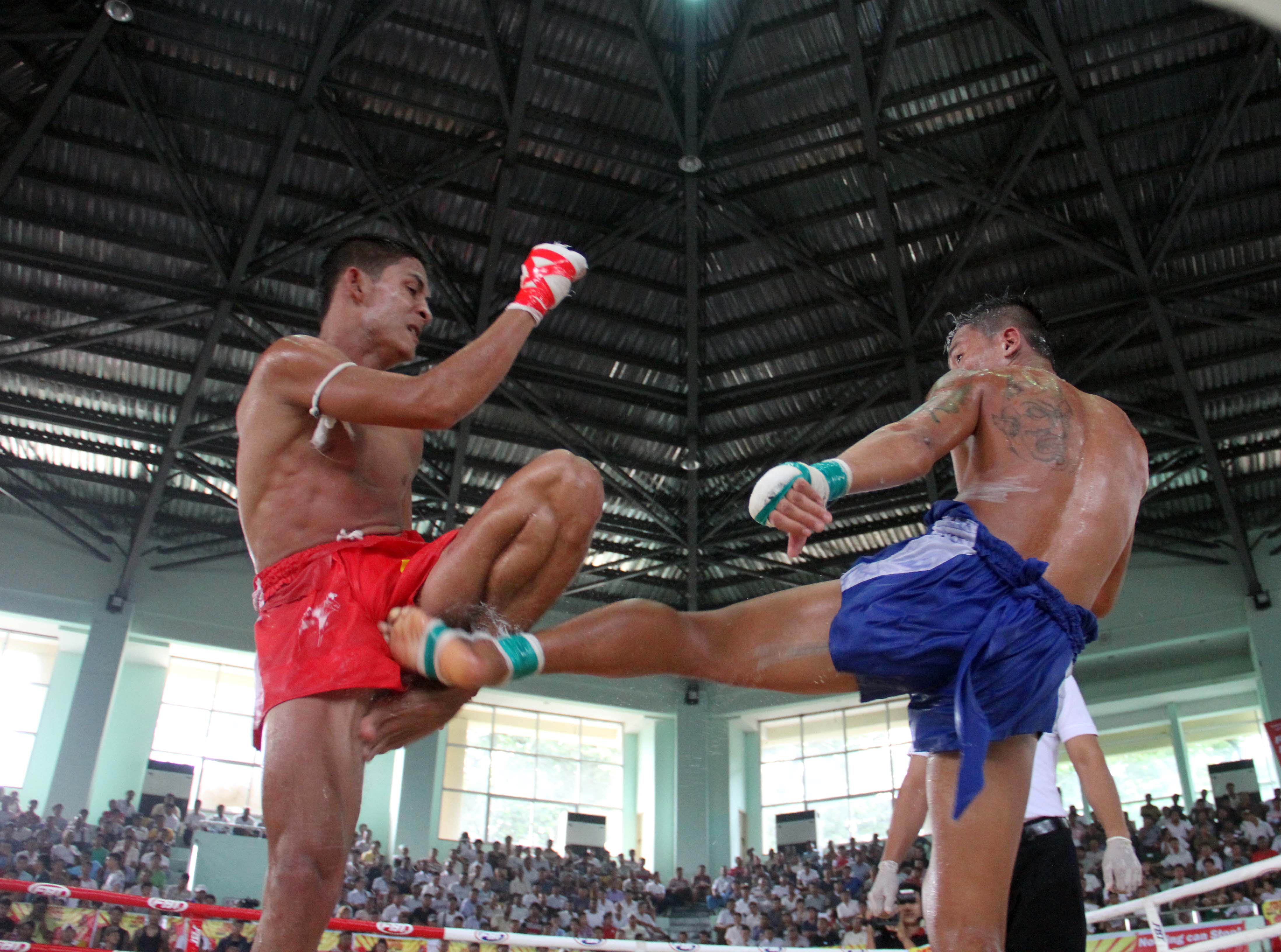 ခ်န္ပီယံ ေစာငမန္းကုိ ထြန္းထြန္းမင္း အလဲထုိးအႏုိင္ယူ