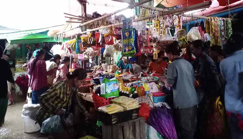 ရခိုင်တွင် ကုန်စျေးနှုန်းများ အဆမတန် မြင့်တက်နေ