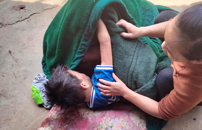 လားရှိုးတွင် ဗုံးသီးဆော့ကစားရာက ပေါက်ကွဲမှုဖြစ်ပြီး  ကလေး ၄ ဦး ဒဏ်ရာရ  