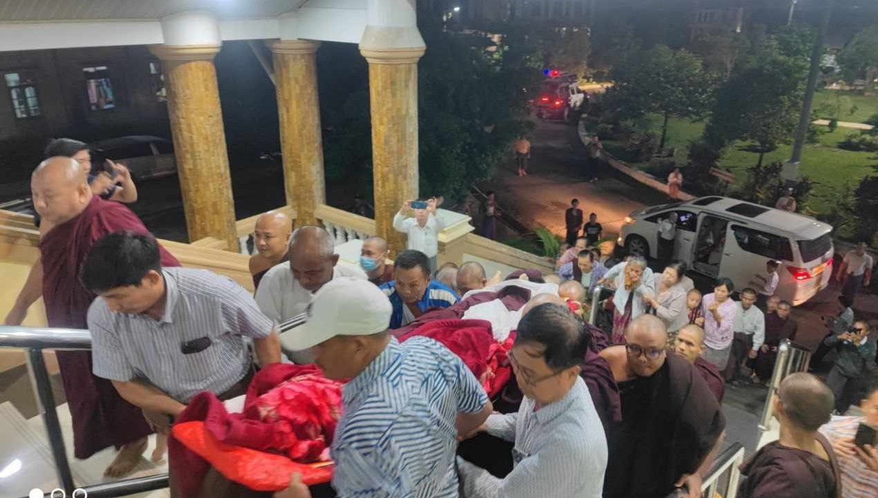 “ဖောကားပေါ်ကနေ သေနတ်နဲ့ ဝိုင်းပစ်ပါတယ်”၊ “စစ်ဗိုလ် စစ်သားတွေ၊ ရက်စက်လှချည်လား”- မျက်မြင်သက်သေ ဆရာတော်မိန့်ကြား