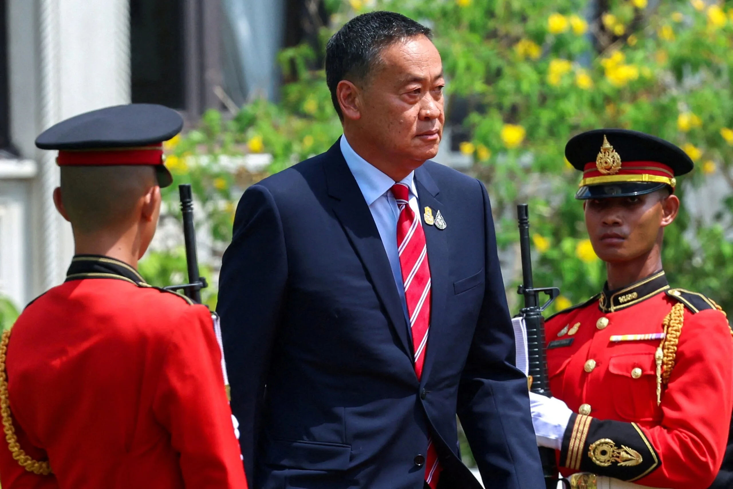 ၁၀ လအတွင်း နိုင်ငံခြား ၁၅  ကြိမ်ထွက်ခဲ့သည့်အပေါ်  ထိုင်းဝန်ကြီးချုပ် ဖြေရှင်း