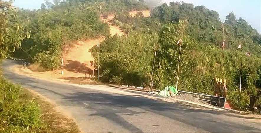 ရခိုင်နှင့် ထိစပ်နေသည့် ပုသိမ်နှင့် ရွှေသောင်ယံတွင် စစ်တပ်က စစ်ကြောင်းထိုးနေ