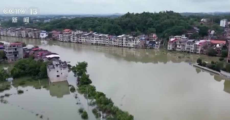 တရုတ်နိုင်ငံ ယန်ဇီမြစ်ဝှမ်းရှိ ကျေးရွာများနှင့် လယ်မြေများ ရေနစ်မြုပ်