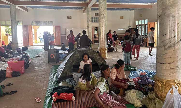 ကျောက်မဲနှင့် သီပေါတွင် တိုက်ပွဲပြင်းထန်၊ ဒေသခံရာချီ ထွက်ပြေးတိမ်းရှောင် 