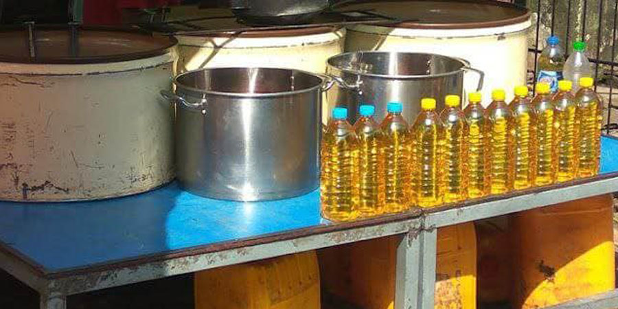 စားသုံးဆီရည်ညွှန်းဈေး ဆက်တိုက်မြင့်တက်ပြီး အပြင်ဆိုင်များတွင် ဝယ်ရခက်နေ