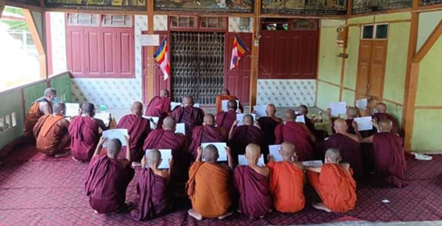 ဝက်လက်မြို့နယ်က သံဃာတော်များ စစ်ကောင်စီတပ်ကို ပတ္တနိက္ကုဇ္ဇနသပိတ်မှောက်ကံဆောင်