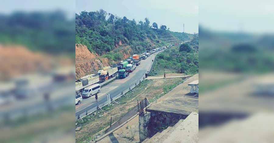 နယ်စပ်ကုန်သွယ်ရေး နှောင့်နှေးမှုများကြောင့် ရန်ကုန်တွင် ကုန်စည်အချို့ ပြတ်လပ်