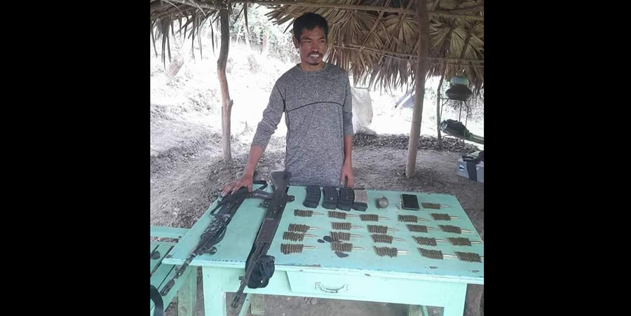 ခင်ဦးတွင် ဒုတပ်ကြပ် ၁ ဦး သေနတ် ၂ လက်ဖြင့် အလင်းဝင်